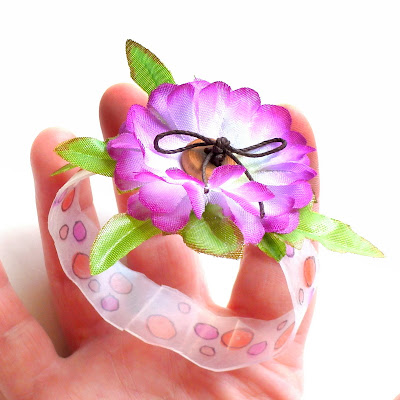 upcycled-crystal-light-container-jewelry-diy-bracelet